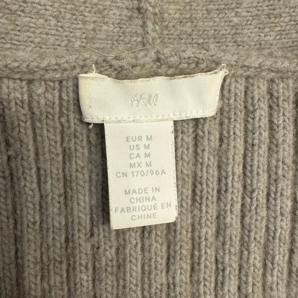 H&M Light Gray Ribbed Cardigan - Picture 4 of 4